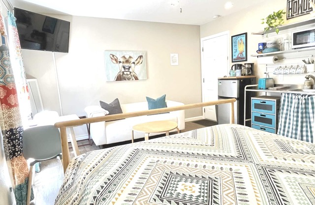 Darlin' South Congress Studio