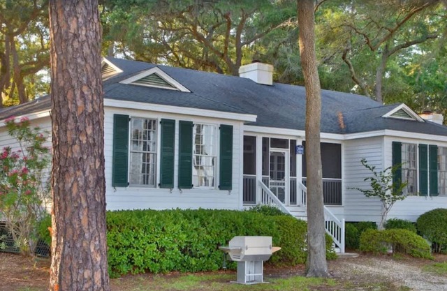 DAUFUSKIE SUNRISE COTTAGE! Frente al mar, Carrito, Piscina