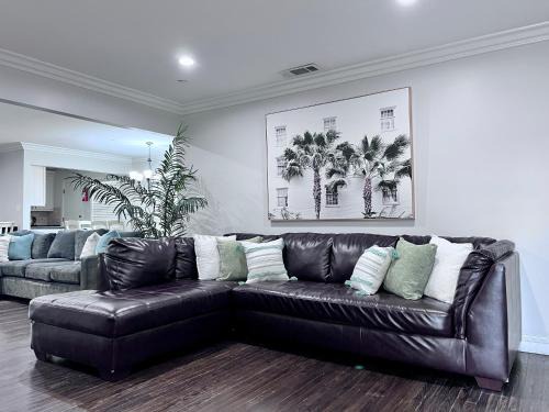 Dazzling 5 Bedroom Pool Home 1/4 Mile To Disney