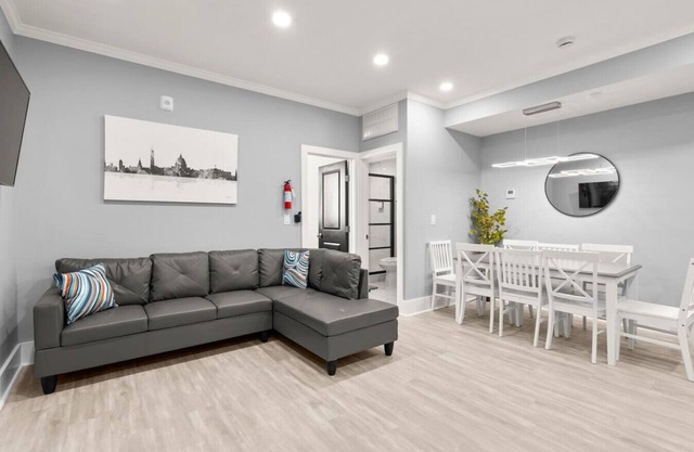 DC Penthouse: Rooftop+Views+3BD+Private Parking