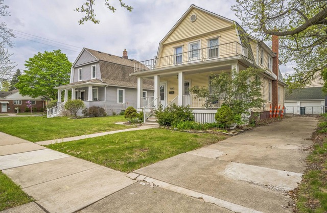 Dearborn Den: Spring into Adventure: Stay Near Greenfield Village & Henry Ford Museum!