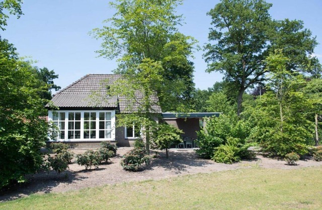 Delightful villa in the middle of nature with your own outdoor hot tub!