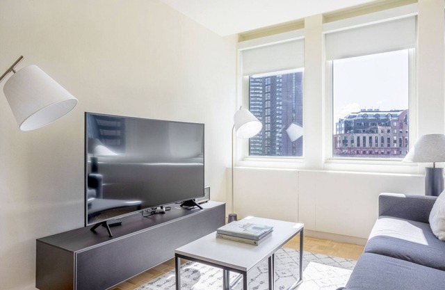 Deluxe Back Bay Studio w/ W/D nr Newbury St, by Blueground