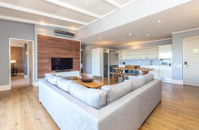 Deluxe Family Suite 105