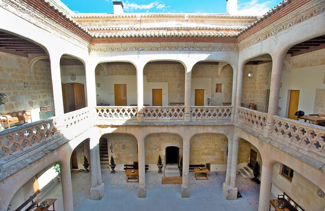 Deluxe Medieval - One Bedroom Castle, Sleeps 2