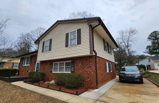 Deluxe! New Cozy Apt Near Downtown, Ready for Families and Business Travelers.