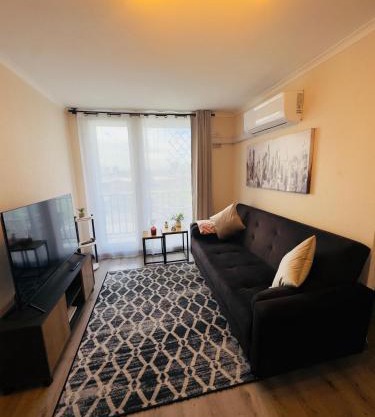 DEPARTAMANTO NUEVO EN CHILLÁN, ESTACIONAMIENTO Y AIRE ACONDICIONADO a