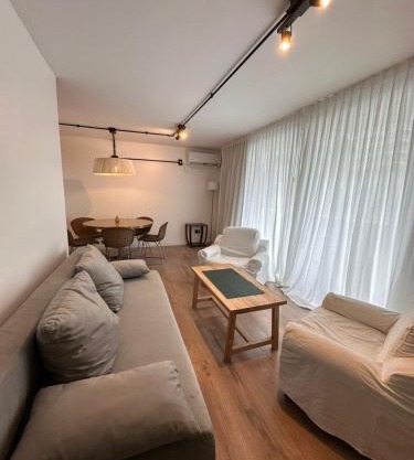 Departamento con balcon Centro La Plata by Lofter