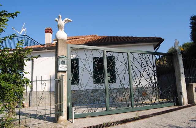 Casa unifamiliar con excelentes vistas al mar y montañas, ideal con un perro