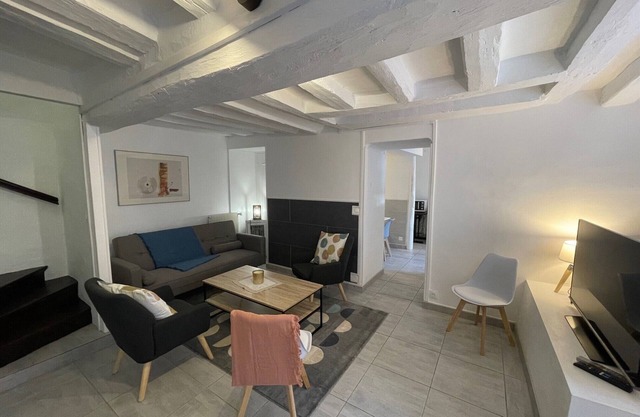 Detached house in quiet village on the edge of the Seine and Fontainebleau forest.