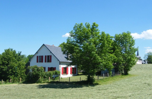 Casa unifamiliar en terreno cerrado y luminoso, accesible todo el año