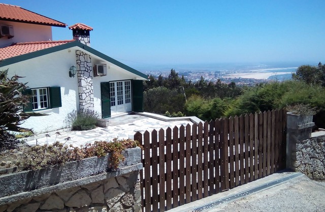 Casa rústica independiente con impresionantes vistas y un entorno relajante.
