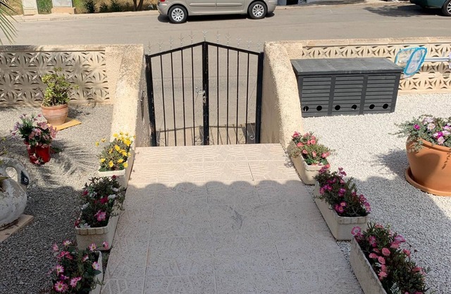 Villa independiente con piscina, a 10 km de Benidorm y a 5 km del mar en Altea