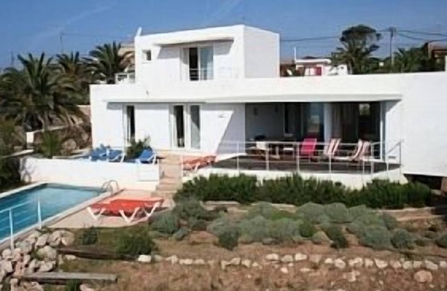Villa independiente con piscina privada y fantásticas vistas al mar