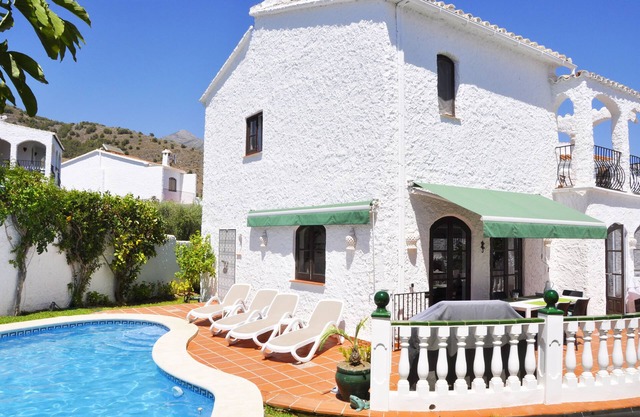 Villa independiente con piscina privada y vistas al mar / montaña en El Capistrano Village