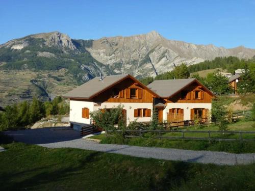 Deux grands chalets communicants