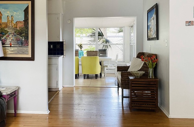 Dex's St. Pete House- Pet Friendly Fenced-In Yard, St. Petersburg, FL