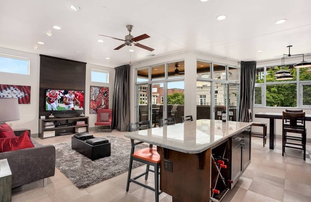 Dickson St. Condominio ★ La ubicación no puede ser mejor