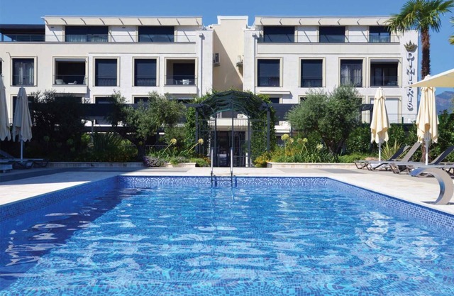 Dimitris Residence