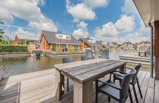 Alojamiento de 3 habitaciones en Uitgeest