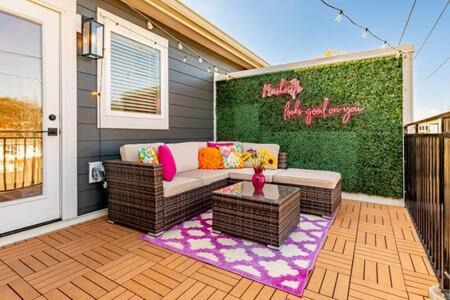 Disco Dollhouse - East Nashville + 2 8 mi Downtown