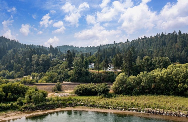 Discover Bonners Ferry charm, steps away from Casino at Best Western