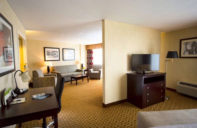 Discover Downtown Portland - Stay in Comfort w/ Indoor Pool | Pets are Allowed