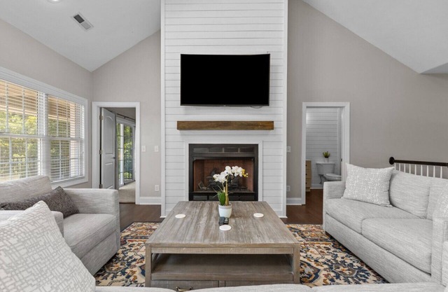 Discover Your Ultimate Luxury Retreat, Book today!