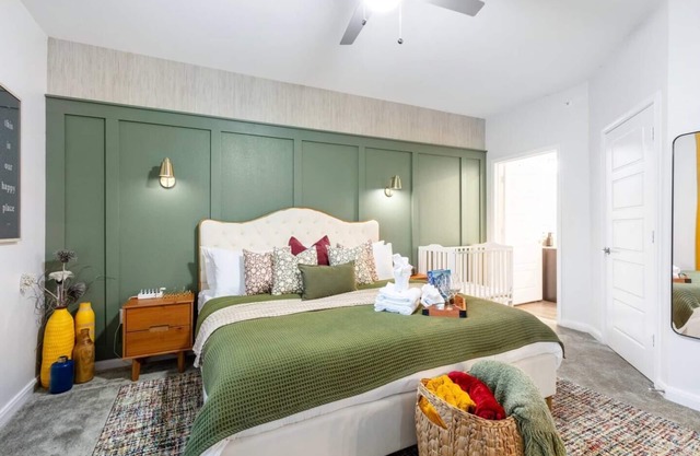 Discover your upscale retreat in historic San Antonio. This modern apartment offers a seamless blend of comfort and convenience, with amenities designed for military, medical professionals, families, & displaced guests. Your perfect home base awaits.