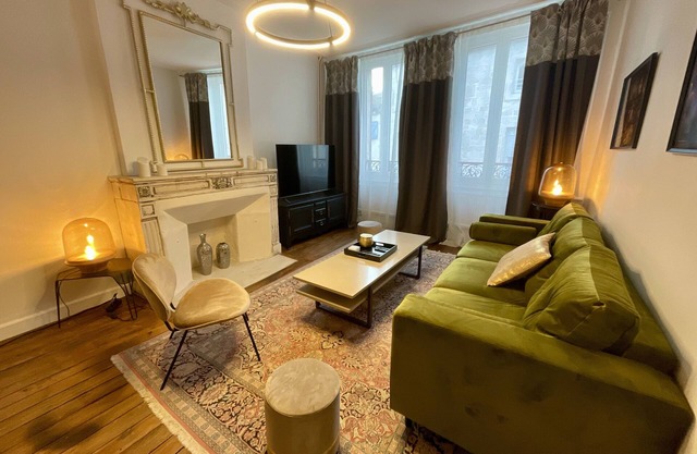 Distinguished Townhouse, "L'Aparté"