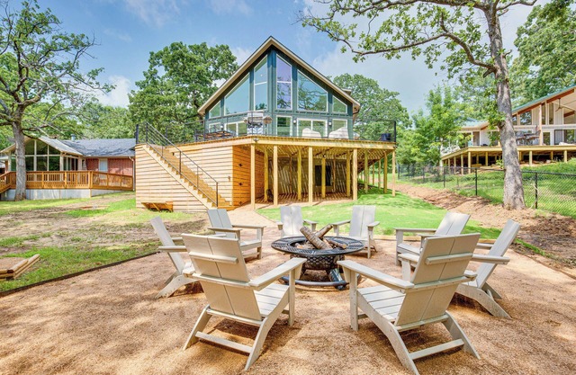 Dock & Fire Pit: Lakefront Home in Malakoff!