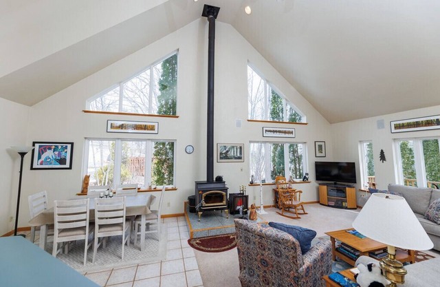 Dog and cat friendly home in Ellison Bay- private property