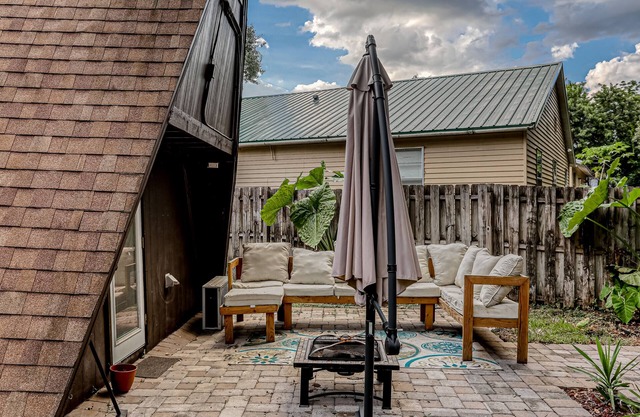 Dog-friendly A-frame with garden patio - walk to Busch Gardens