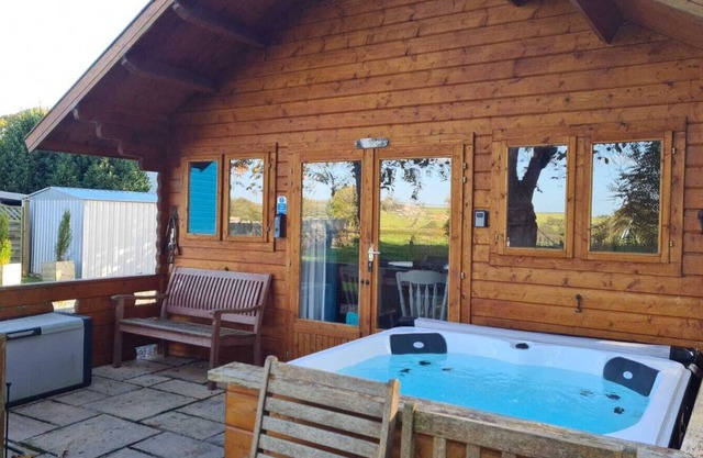 Cabaña-Superior-Baño privado-Vista al campo-Seiriol