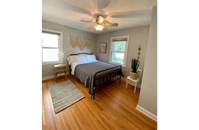 Dog friendly zen bungalow with fenced in yard.