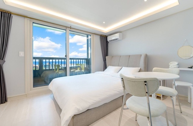 Donghae Badae Meomuleuda