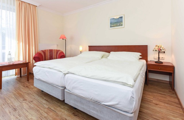 Doppelzimmer im Obergeschoss Kategorie III - Doppelzimmer im Obergeschoss im Hotel Benser Watt