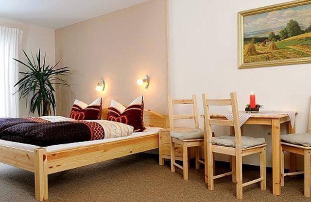 Doppelzimmer mit Aufbettung im Gästehaus - Gästehaus Ihle - Ferienwohnungen & Appartements