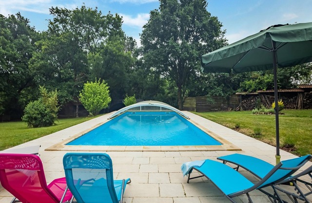 Escapada a la piscina en Dordoña