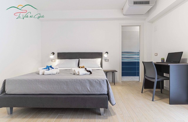 Double Room with Private Bathroom - Room Rentals in Licusati (SA)