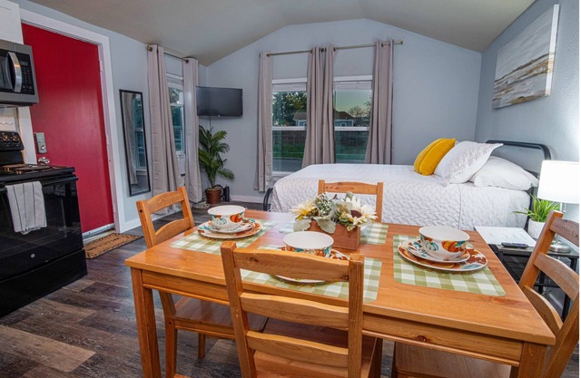 Downtown Accessible New 1br/1ba Cozy Studio