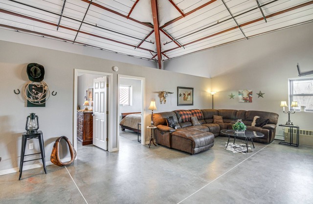 Downtown Del Norte Apartment: Ski, Hike & Shop!