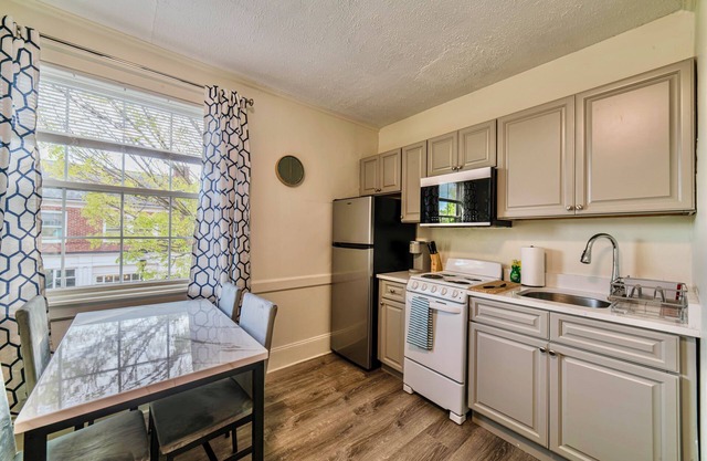 Downtown Falmouth 1 Bedroom Apartment