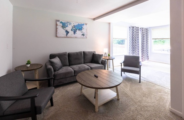Downtown Gainesville | Private Terrace Apartment Close Medical Center | Perfect for Traveling Nurses