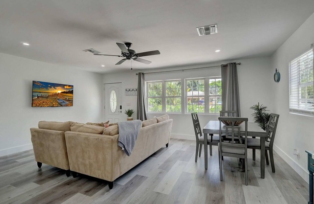 Downtown Gem: Private Retreat Near Beach