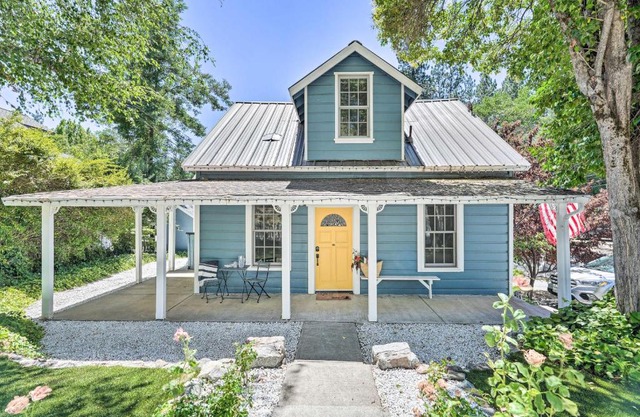 Downtown Nevada City 1900 Victorian Retreat!