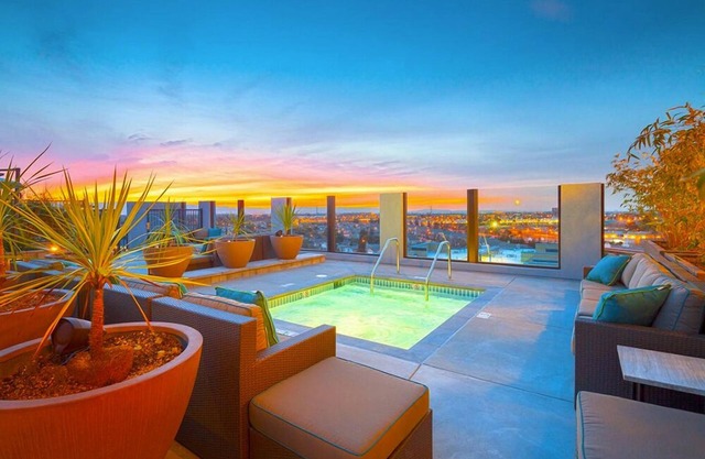 Downtown Oakland Experience