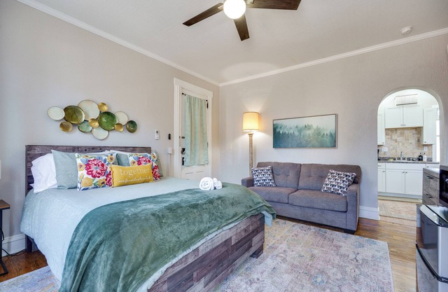 Downtown Private Studio w/ Kitchenette-near UD