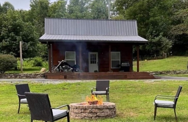 Dragon's Nest Cabin with Mountain Views