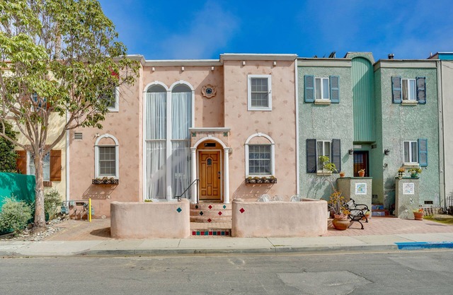 Dreamy Catalina Island Home, Walk to Beach & Ferry